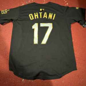 2025 신규 디자인 월드 시리즈 로스앤젤레스 LA 다저스 쇼헤이 오타니 저지 블랙 & 골드 # 17 일본어/영어 - Product Image 2