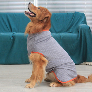 Pull tricoté pour chien Golden Retriever, gris clair avec bordure rouge, vêtements chauds d'automne et d'hiver pour grands chiens - Product Image 1