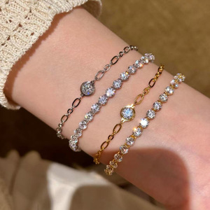 Pulsera hipoalergénica de plata de ley 925 con circonita cúbica de lujo, lista para enviar, precio de fábrica al por mayor para mujer - Product Image 1
