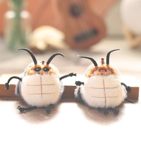 En gros, Pendentif porte-clés en peluche adorable en forme de cafard, petit insecte, style Qiang, pour sac