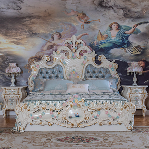 Lit King Size de Luxe Royal en Bois Tufté, Peint 3D Motif Rose, Style Classique Turc, en Soie Bleu Glacé, pour Villa et Palais - Product Image 1