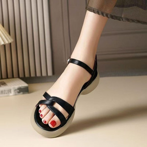 2025รองเท้าแตะหนังแท้สไตล์แฟรี่สำหรับผู้หญิงรองเท้าชายหาดพื้นหนากระโปรงฤดูร้อนสวมใส่วัสดุไม้ไผ่ดิบ - Product Image 4