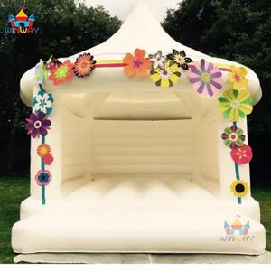 Venta al por mayor en stock: Casa inflable WINWAYTOYS blanca de PVC de 4x3m para niños con soplador, ideal para fiestas - Product Image 5
