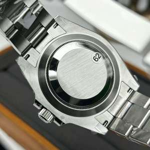 Montre Pendentif Octogonale de Luxe Édition <span class=keywords><strong>Huit</strong></span> Blanc avec Accents Arc-en-ciel, Cadran Gaufré, Breloque de Sac, Montre Mécanique Artistique en Forme de Collier - Product Image 6