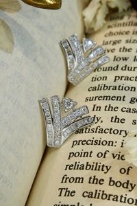 Pendientes de Oro Puro de 18k Xinfly con Diamantes Naturales de 0.68ct en Forma de Baguette, Redondos y en Forma de V - Product Image 3