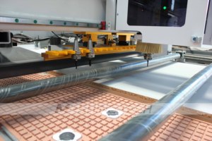 Máquina CNC <span class=keywords><strong>de</strong></span> Grabado y Corte en Madera 2140 para Fabricación <span class=keywords><strong>de</strong></span> Puertas <span class=keywords><strong>de</strong></span> Madera y Producción <span class=keywords><strong>de</strong></span> Muebles - Product Image 4