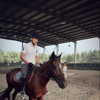 Entrepôt en acier Qingdao Horse Arena Barn House Kits avec prix Horse Stable avec toit