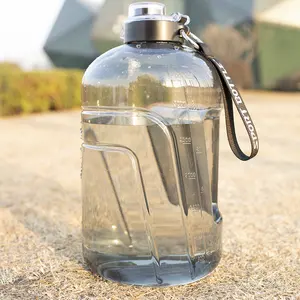병에 담긴 물 주전자 BPA 무료 플라스틱 물병 야외 체육관 물병 2 리터