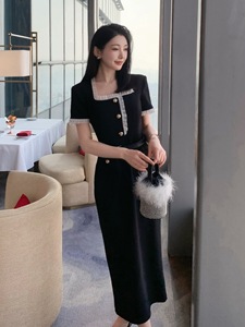 Nouvelles arrivées Bettergirl 2026 Printemps-Été : <span class=keywords><strong>Robe</strong></span> longue noire à manches courtes, col carré et patchwork de <span class=keywords><strong>dentelle</strong></span> - Product Image 2