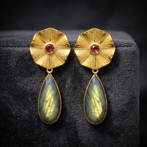Pendientes Étnicos de Latón Hechos a Mano, Chapados en Oro, con Piedras Preciosas, Regalo de Compromiso de Jaipur Gems Jewelry - Product Image 3