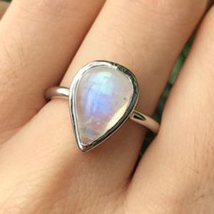 Bague de fiançailles en argent sterling 925 avec pierre de lune arc-en-ciel bleu éclatant, bijoux en pierres précieuses naturelles, plaqué rhodium - Product Image 1