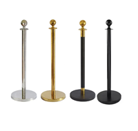 Poteaux de délimitation en acier inoxydable rouges traditionnels avec cordes pour événements et fêtes – Barrière durable, portable, haut de gamme, facile à installer, IP67