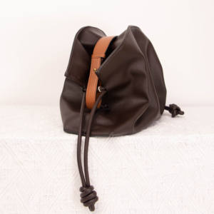 Sac de selle mat en cuir de vachette style britannique |   Mode Hiver Automne Grande Capacité Polyvalent Élégant |   Bonbons à double couche avec fermeture éclair - Product Image 4