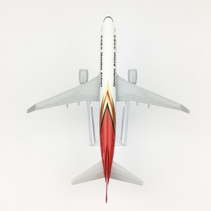 ขายดี รับพิมพ์โลโก้ตามสั่ง ของขวัญสำหรับเด็ก โมเดลเครื่องบิน <span class=keywords><strong>B737</strong></span> ขนาด 1:<span class=keywords><strong>400</strong></span> 16 ซม. ทำจากวัสดุไดแคสต์ - Product Image 3