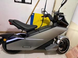 Motocicleta con Carga Rápida y Batería de Litio de Largo Alcance, Venta al Por Mayor del Fabricante - Product Image 5