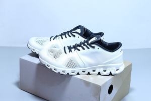 Nuevo Modelo 2026, Zapatos Deportivos Casuales de Diseño Premium Personalizados para Caminar al Aire Libre con Cordones Antideslizantes y Diseño Elevado - Product Image 2