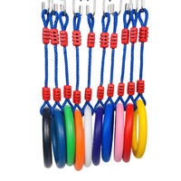 Kit de balançoire trapèze suspendue réglable avec corde en PE, barre de gymnastique en plastique personnalisée et anneaux, équipement d'entraînement d'obstacles pour enfants intérieur/extérieur