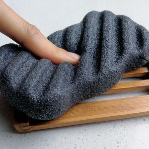 Éponge faciale en konjac avec logo personnalisé, pouf nettoyant en konjac, outil de nettoyage du visage à base de plantes, éponge nettoyante biodégradable - Product Image 3