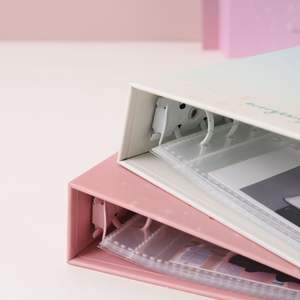 Aidou Mini álbum de fotos 3 pulgadas 5 pulgadas Color degradado Almacenamiento de tarjetas pequeñas Diseño de hojas sueltas Etiqueta de tarjeta <span class=keywords><strong>Goo</strong></span> Foto de superficie dura - Product Image 4