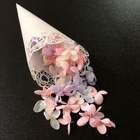 Cônes à confettis en forme de cœur découpés au laser blancs, fournitures pour fêtes de mariage, décoration DIY, porte-pétales de fleurs, cônes en papier