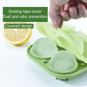 Bac à glaçons en silicone souple à 4 cavités, réutilisable, sans BPA et compatible congélateur, pour la fabrication de glaces, avec couvercle durable et outils – Vente en gros - Product Image 4
