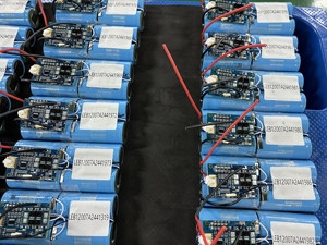 E-đẹp pin <span class=keywords><strong>Lithium</strong></span> ion treo tường 51.2V 100AH 5.12kwh treo tường pin <span class=keywords><strong>lithium</strong></span> - Product Image 2