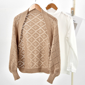 Chal de punto acrílico ligero y hueco para mujer, de color liso, tipo poncho, ideal para el verano, venta al por mayor - Product Image 3