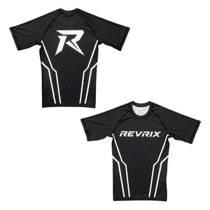 Rashguards MMA à manches courtes personnalisés avec logo sublimé, respirants et à séchage rapide, pour entraînement de combat, gym et boxe. - Product Image 1
