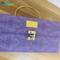 Boîte cadeau rigide en matériaux recyclés, avec gaufrage et finition UV, design magnifique
