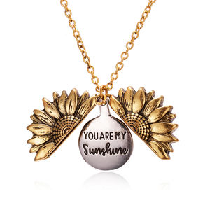Collana con Ciondolo a Forma di Girasole Dorato '<span class=keywords><strong>You</strong></span> <span class=keywords><strong>Are</strong></span> <span class=keywords><strong>My</strong></span> <span class=keywords><strong>Sunshine</strong></span>' Apribile per Donne - Product Image 3