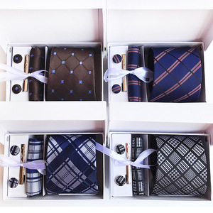 Coffret cadeau de cravate pour hommes Cravate de mariage en polyester à carreaux rouges pour hommes Cravate Hanky Boutons de manchette Fête d'affaires - Product Image 4