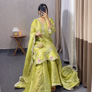 Ensemble Salwar brodé vert, tenue ethnique indienne pour femmes, Kurti Palazzo, robe de fête de mariage - Product Image 1