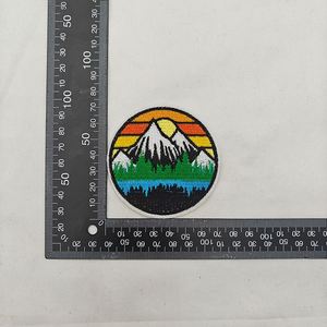 Parche Bordado Termoadhesivo de Alta Calidad con Diseño de Campamento, Amanecer, Atardecer, Iluminación, Casa y Paisaje Ondulado para Decoración de Abrigos y Sombreros de Exterior - Product Image 4