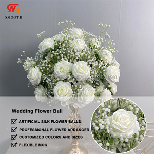 Fondo de Flores LEDA para Eventos y Fiestas, Hecho a Mano, Romántico, con Rosas Blancas y Paniculata, para Bodas - Product Image 2