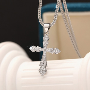 Collana con Ciondolo Geometrico per Donne, Gioielli Minimalisti alla Moda - Product Image 5