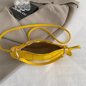 Bolso de Mano de Piel Sintética con Forma de Pez, Diseño Y2K, Personalizable con Logotipo y Patrón de Color, OEM/ODM, Producción en Pequeños Lotes, Multiusos, Bandolera, Bolso Novedoso - Product Image 6