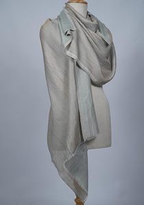 Étole Réversible de Luxe pour Femme en Zari, Douce, Bicolore, Designer, Châle Élégant et Léger, Accessoire de Mode, Fournisseur en Gros - Product Image 3