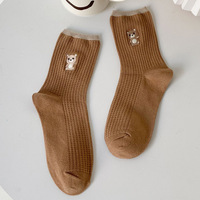 YUELI vente en gros tricoté blanc mignon petit ours équipage femmes chaussettes