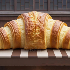 Bảng hiệu trang trí của cửa hàng bánh sáng tạo có mô hình ba chiều, được chiếu sáng của một chiếc Bánh sừng bò thực tế. - Product Image 4