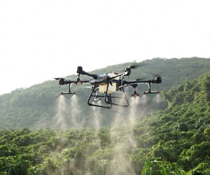 Control Remoto para Dron Agrícola Agras T30 Combo con 3 Baterías, Cargador y Tanque de Operación de 30L - Product Image 4