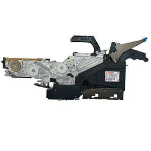 เครื่องวางชิ้นส่วน Yamaha รุ่น KLJ-MC100-00A พร้อมตัวป้อนขนาด 8 มม. รุ่น ZS - Product Image 1