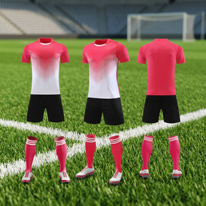 Ensemble de football pour hommes, maillot à manches courtes sublimé rouge et blanc dégradé, short noir, polyester respirant, toutes saisons - Product Image 3