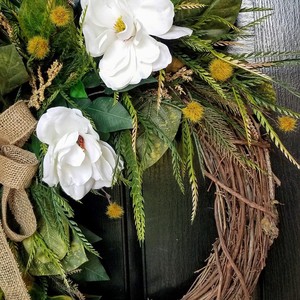 Couronne de Magnolia de Haute Qualité Southpeak pour Porte d'Entrée, Fleurs Artificielles Réalistes au Toucher, Décoration Printemps, Noël, <span class=keywords><strong>Mariage</strong></span>, Mur de la Maison - Product Image 4