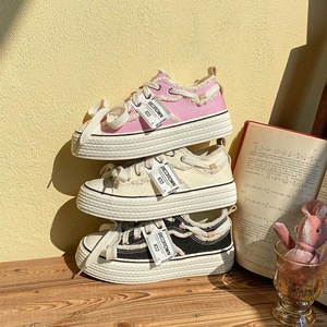 Vente en gros de chaussures pour femmes tendance 2025 chaussures décontractées en toile baskets à plateforme vulcanisée pour femmes - Product Image 1