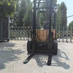 Montacargas Eléctrico de 2 Toneladas con Aire Acondicionado, Horquilla Ajustable, Mástil de Alta Eficiencia, Equipo Compacto para Manejo de Materiales Todoterreno - Product Image 2