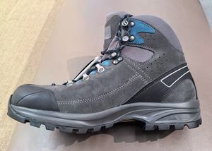 Chaussures de sport de luxe pour toutes les saisons - Styles rétro pour la marche - Bottes durables pour hommes et femmes, pour un look décontracté et tendance - Product Image 2