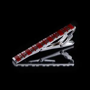 ノベルティクールレッドシルバーチェックエナメル銅パーティー結婚式タイバークリップ大人用 - Product Image 1