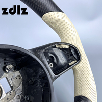 Volant en cuir perforé personnalisé avec LED et fibre de carbone pour Mercedes Benz W204 W205 W206 W21 C63 W211 W212 W213 W221 W463