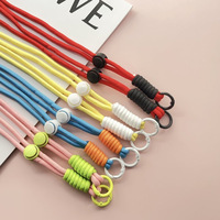Lanière de téléphone unisexe en polyester la plus vendue avec sangle réglable, clip, crochet et support en peluche, sans impression
