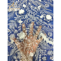 Tissu en dentelle à appliques florales 3D en gros, orné de perles et de paillettes scintillantes, en tulle maillé pour robes de mariée et robes de soirée